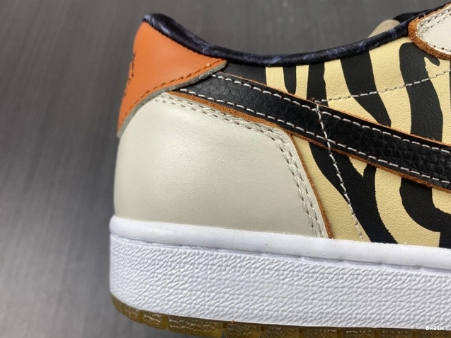 Bmlin Shoes OG Year the Tiger Jordan Low 1 of Air DH6932-100 0811